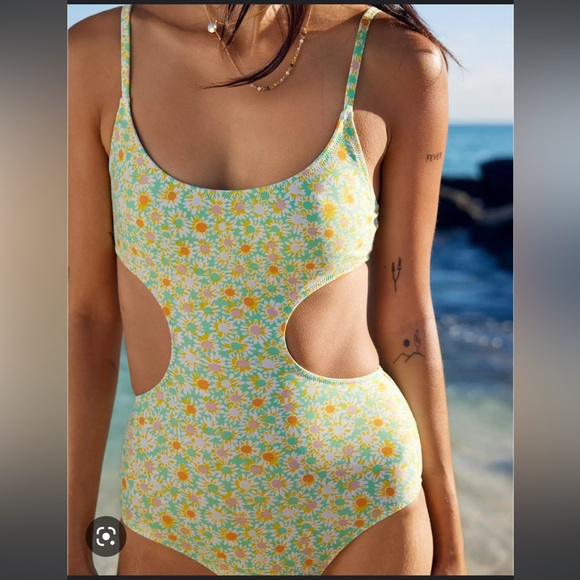 Aerie side scoop one piece - Picture 10 of 11